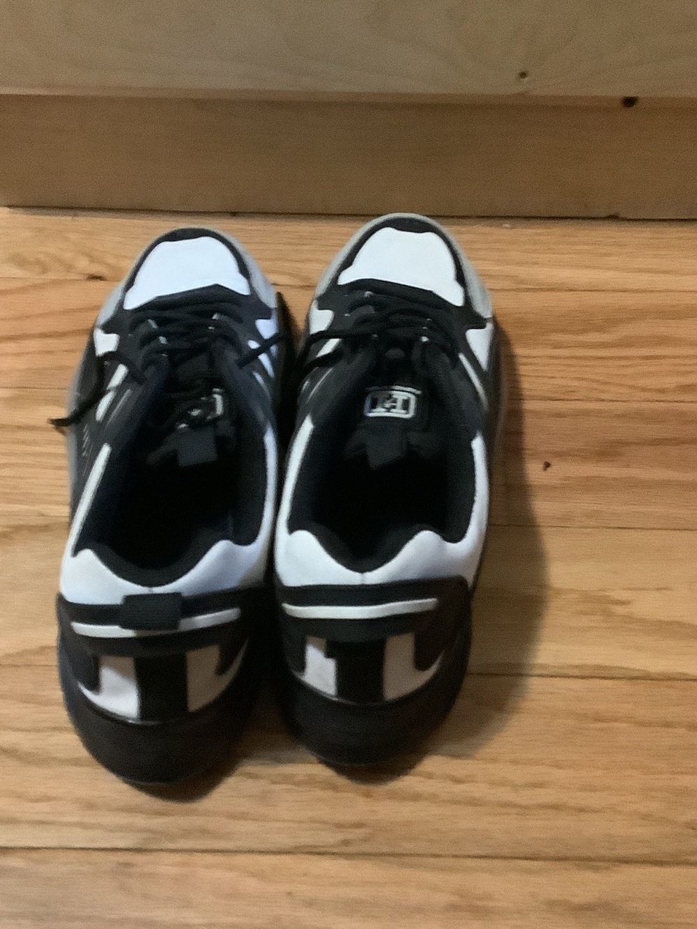Men's Black & White Athletic Sneakers - Unbranded - Picture 3 of 4